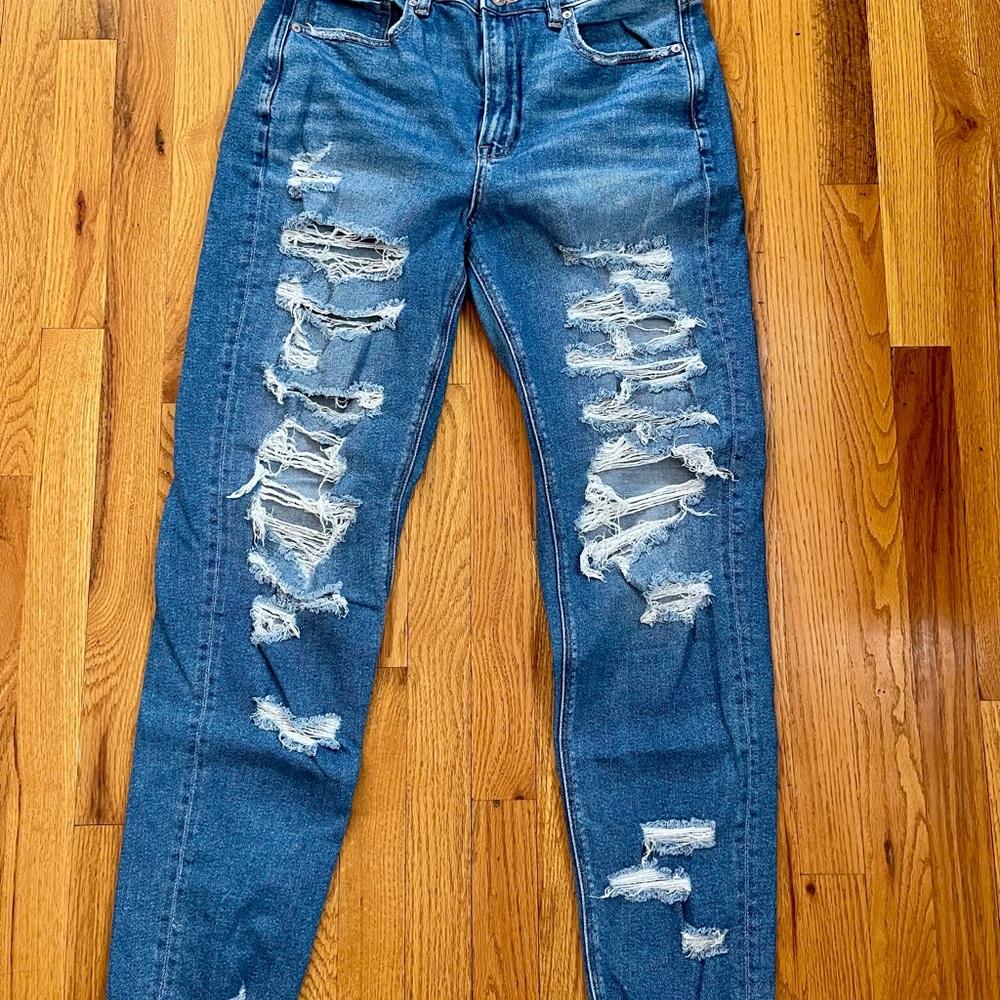 American Eagle Outfitters Ripped Blue Mom Jeans size 12 X Long